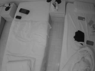 voyeurcam-julmodels-bed-5 webcam
