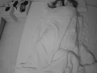 voyeurcam-julmodels-bed-5 webcam