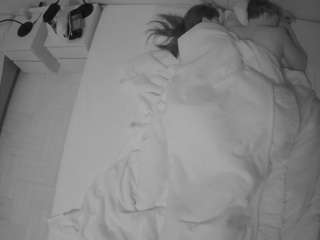voyeurcam-julmodels-bed-5 webcam