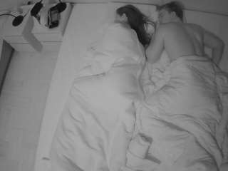 voyeurcam-julmodels-bed-5 webcam