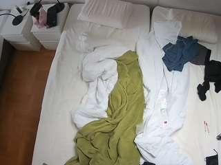 voyeurcam-julmodels-bed-5 webcam