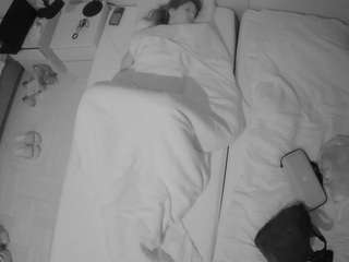 voyeurcam-julmodels-bed-5 webcam