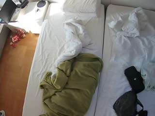 voyeurcam-julmodels-bed-5 webcam