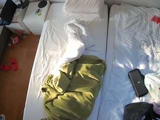 voyeurcam-julmodels-bed-5