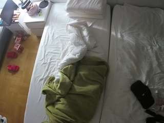 voyeurcam-julmodels-bed-5 webcam