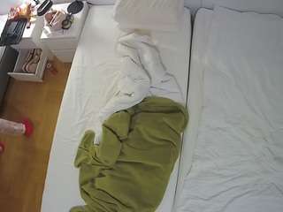 voyeurcam-julmodels-bed-5