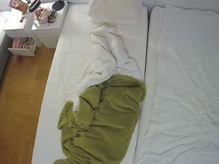 voyeurcam-julmodels-bed-5 Profile Image