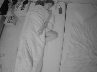 voyeurcam-julmodels-bed-5 Profile Image