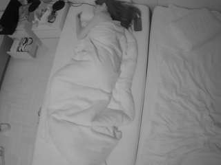 voyeurcam-julmodels-bed-5