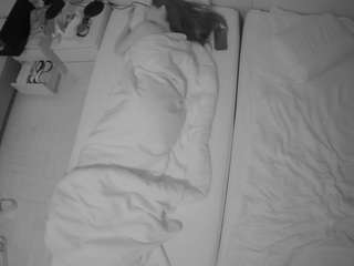 voyeurcam-julmodels-bed-5