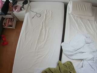 voyeurcam-julmodels-bed-5 webcam