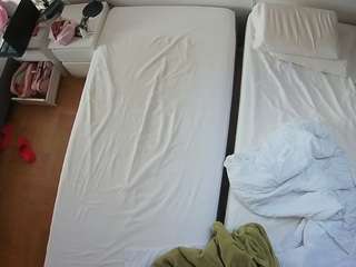 voyeurcam-julmodels-bed-5 webcam