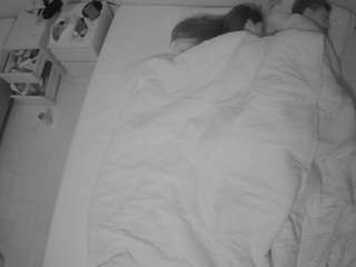 voyeurcam-julmodels-bed-5's CamSoda show and profile