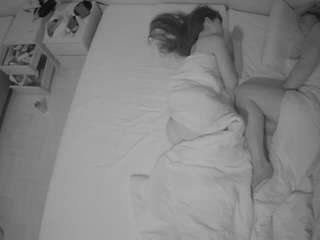 voyeurcam-julmodels-bed-5's CamSoda show and profile