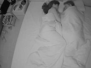 voyeurcam-julmodels-bed-5 webcam