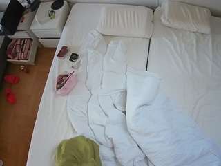 voyeurcam-julmodels-bed-5 webcam