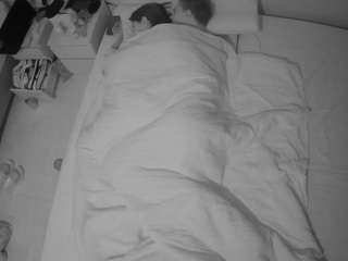 voyeurcam-julmodels-bed-5 webcam