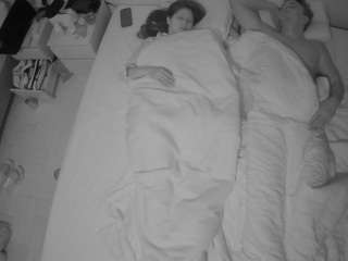 voyeurcam-julmodels-bed-5 webcam