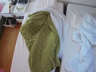 voyeurcam-julmodels-bed-5