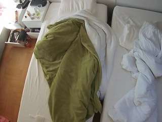 voyeurcam-julmodels-bed-5