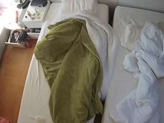 voyeurcam-julmodels-bed-5