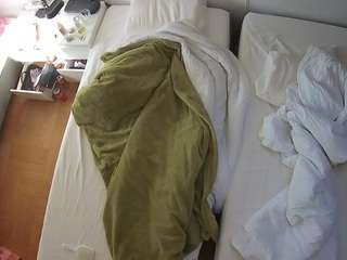voyeurcam-julmodels-bed-5