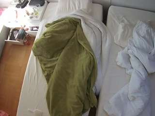 voyeurcam-julmodels-bed-5