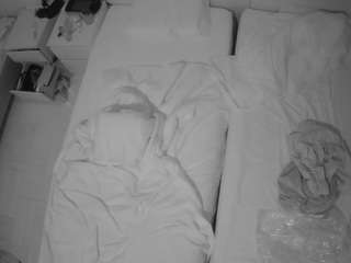 voyeurcam-julmodels-bed-5 webcam