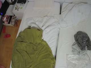 voyeurcam-julmodels-bed-5 webcam