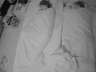 voyeurcam-julmodels-bed-5 webcam