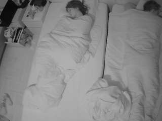voyeurcam-julmodels-bed-5 webcam