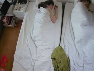 voyeurcam-julmodels-bed-5 webcam