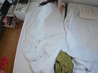 voyeurcam-julmodels-bed-5 webcam