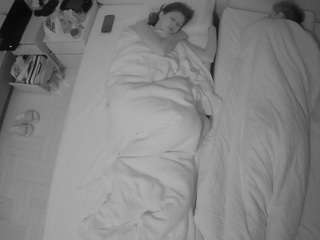 voyeurcam-julmodels-bed-5 webcam