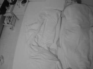 voyeurcam-julmodels-bed-5