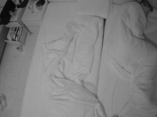 voyeurcam-julmodels-bed-5 webcam