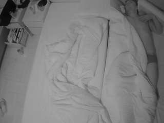 voyeurcam-julmodels-bed-5 webcam