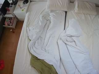 voyeurcam-julmodels-bed-5 webcam