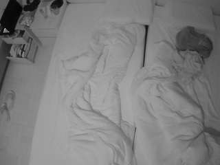 voyeurcam-julmodels-bed-5