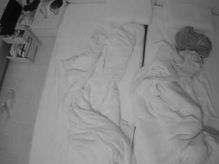 voyeurcam-julmodels-bed-5 camsoda