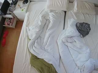 voyeurcam-julmodels-bed-5 webcam
