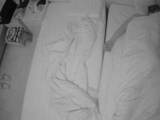 voyeurcam-julmodels-bed-5 webcam