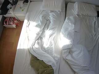 voyeurcam-julmodels-bed-5