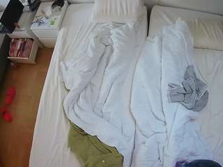 voyeurcam-julmodels-bed-5
