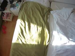 voyeurcam-julmodels-bed-5