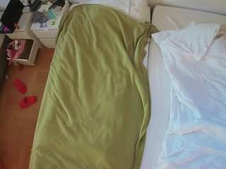 voyeurcam-julmodels-bed-5