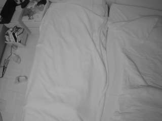voyeurcam-julmodels-bed-5