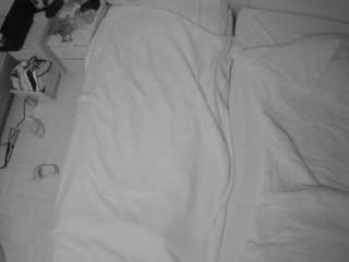 voyeurcam-julmodels-bed-5