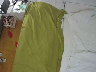 voyeurcam-julmodels-bed-5