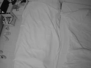 voyeurcam-julmodels-bed-5 camsoda